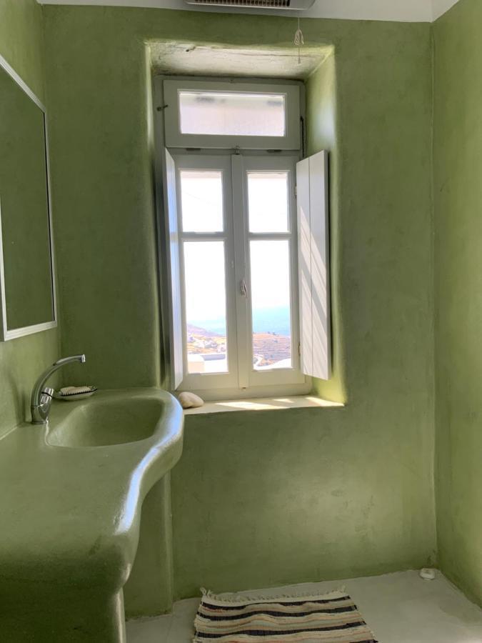 Hill-ton Apartment *
